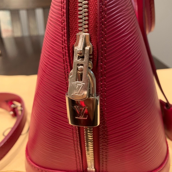 -SOLD-Louis Vuitton Epi Alma - Picture 2 of 13
